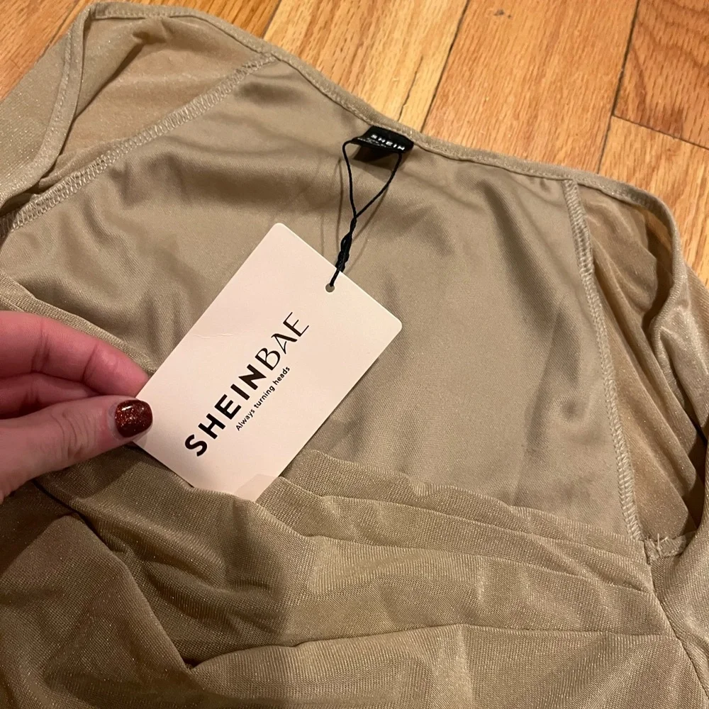 Gorgeous mini dress - Picture 4 of 6